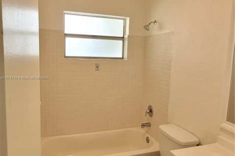 Condominio en venta en Lauderhill, Florida, 2 dormitorios, 88.26 m2 № 1398161 - foto 11