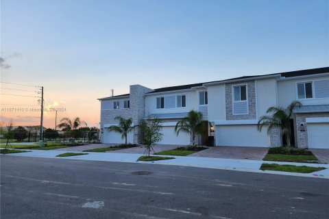 Townhouse in Davenport, Florida 3 bedrooms № 1398204 - photo 23