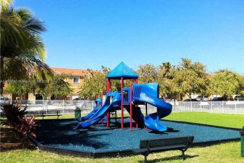 Adosado en venta en Cutler Bay, Florida, 3 dormitorios, 144.93 m2 № 1398206 - foto 3