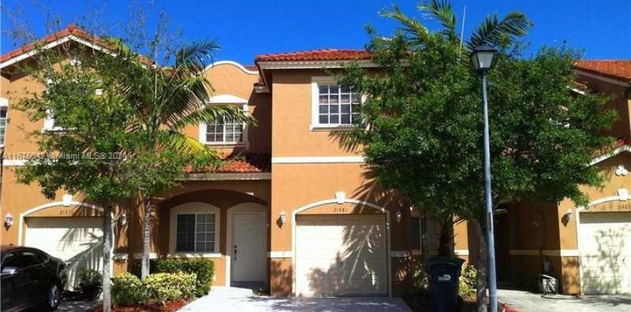 Townhouse in Cutler Bay, Florida 3 bedrooms, 144.93 sq.m. № 1398206