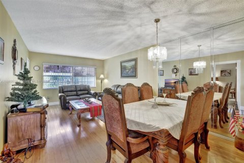 Condo in Lauderdale Lakes, Florida, 1 bedroom  № 1365887 - photo 6