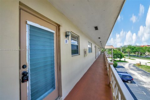 Copropriété à vendre à Lauderdale Lakes, Floride: 1 chambre, 63.55 m2 № 1365887 - photo 4