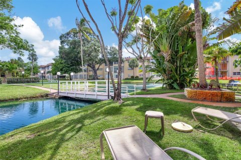 Condo in Lauderdale Lakes, Florida, 1 bedroom  № 1365887 - photo 30