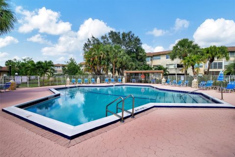 Condo in Lauderdale Lakes, Florida, 1 bedroom  № 1365887 - photo 23