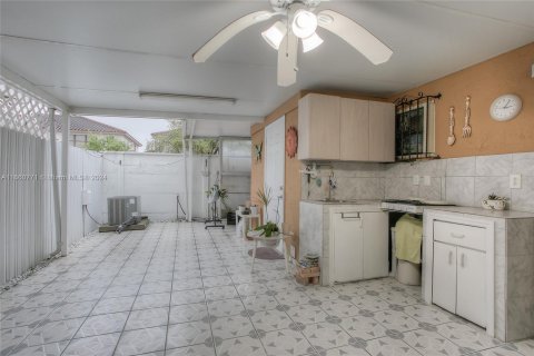 Copropriété à louer à Hialeah, Floride: 2 chambres, 71.07 m2 № 1367560 - photo 15