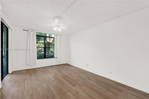 Condominio en venta en Lauderhill, Florida, 2 dormitorios, 106.84 m2 № 1367561 - foto 12