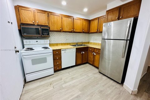 Condominio en venta en Lauderhill, Florida, 2 dormitorios, 106.84 m2 № 1367561 - foto 14