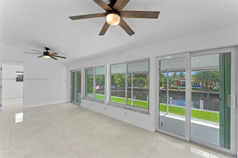 House in Wilton Manors, Florida 3 bedrooms, 170.66 sq.m. № 613448 - photo 22