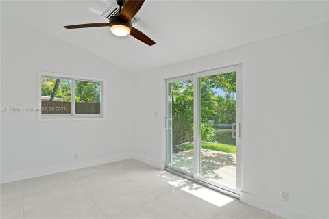 House in Wilton Manors, Florida 3 bedrooms, 170.66 sq.m. № 613448 - photo 23