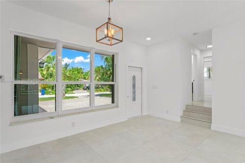 House in Wilton Manors, Florida 3 bedrooms, 170.66 sq.m. № 613448 - photo 9