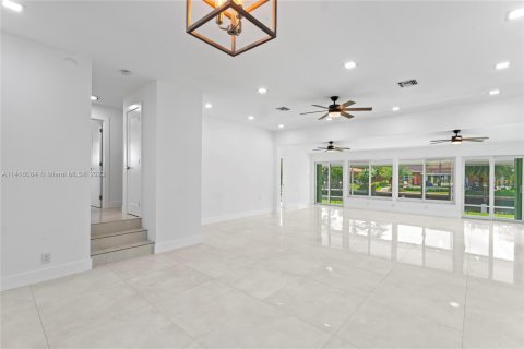 Villa ou maison à vendre à Wilton Manors, Floride: 3 chambres, 170.66 m2 № 613448 - photo 8