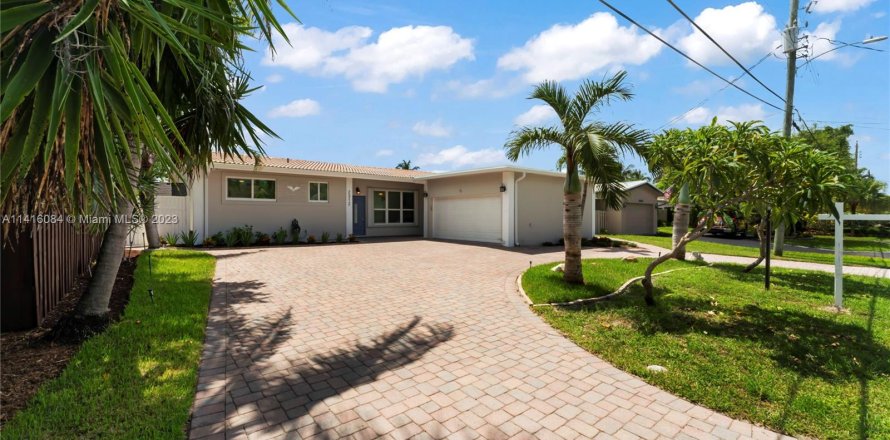 House in Wilton Manors, Florida 3 bedrooms, 170.66 sq.m. № 613448