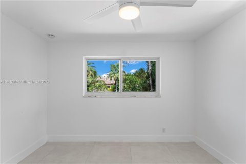 House in Wilton Manors, Florida 3 bedrooms, 170.66 sq.m. № 613448 - photo 12