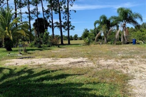 Terreno en venta en North Port, Florida № 798362 - foto 3