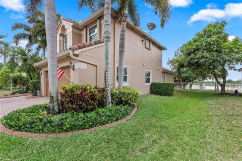 Casa en venta en Pembroke Pines, Florida, 4 dormitorios, 217.3 m2 № 1189945 - foto 5