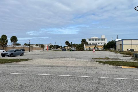 Propiedad comercial en venta en St. Lucie, Florida № 1374215 - foto 7