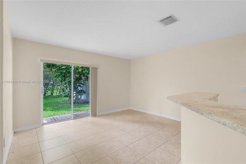 Touwnhouse à vendre à Miramar, Floride: 3 chambres, 143.72 m2 № 1374213 - photo 16