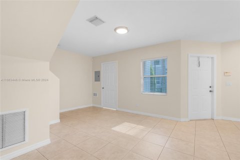 Touwnhouse à vendre à Miramar, Floride: 3 chambres, 143.72 m2 № 1374213 - photo 17