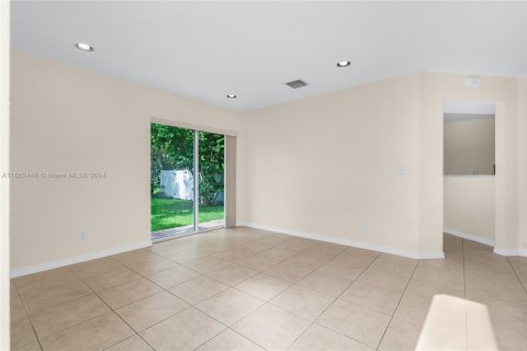 Touwnhouse à vendre à Miramar, Floride: 3 chambres, 143.72 m2 № 1374213 - photo 7