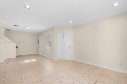 Touwnhouse à vendre à Miramar, Floride: 3 chambres, 143.72 m2 № 1374213 - photo 9