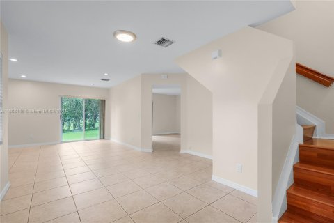 Townhouse in Miramar, Florida 3 bedrooms, 143.72 sq.m. № 1374213 - photo 19