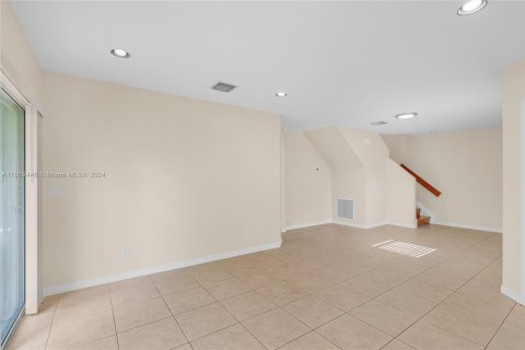 Touwnhouse à vendre à Miramar, Floride: 3 chambres, 143.72 m2 № 1374213 - photo 8