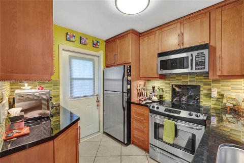 Copropriété à vendre à Oakland Park, Floride: 2 chambres, 89.19 m2 № 1374212 - photo 9