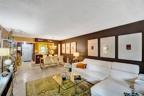 Copropriété à vendre à Oakland Park, Floride: 2 chambres, 89.19 m2 № 1374212 - photo 23