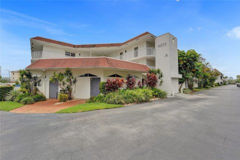 Copropriété à vendre à Oakland Park, Floride: 2 chambres, 89.19 m2 № 1374212 - photo 2