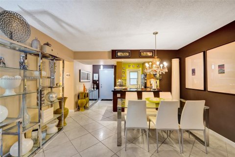 Copropriété à vendre à Oakland Park, Floride: 2 chambres, 89.19 m2 № 1374212 - photo 14