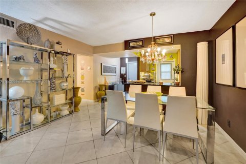 Copropriété à vendre à Oakland Park, Floride: 2 chambres, 89.19 m2 № 1374212 - photo 13