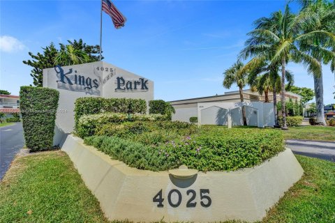 Copropriété à vendre à Oakland Park, Floride: 2 chambres, 89.19 m2 № 1374212 - photo 1