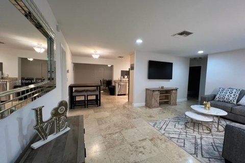 Casa en venta en Hollywood, Florida, 4 dormitorios, 167.6 m2 № 1140718 - foto 9