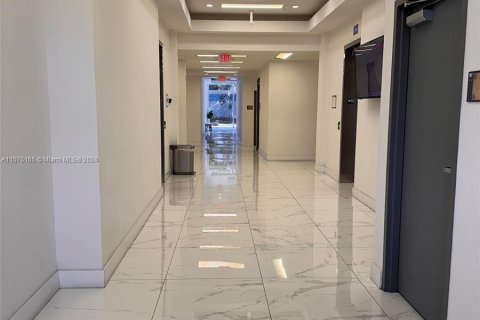 Propiedad comercial en venta en Doral, Florida № 1140717 - foto 4