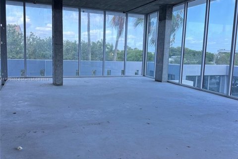 Propiedad comercial en venta en Doral, Florida № 1140717 - foto 10