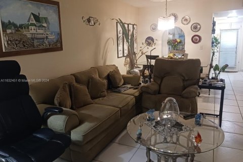 Condo in Sunrise, Florida, 2 bedrooms  № 1293127 - photo 3