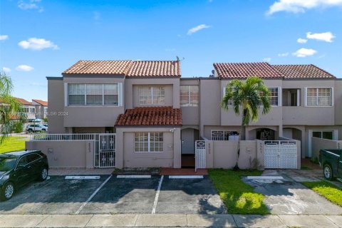 Adosado en venta en Miami, Florida, 2 dormitorios, 111.39 m2 № 1365472 - foto 5