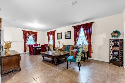 Casa en venta en Homestead, Florida, 5 dormitorios, 231.51 m2 № 71045 - foto 8