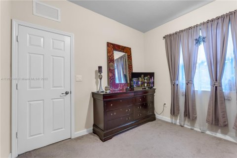 Casa en venta en Homestead, Florida, 5 dormitorios, 231.51 m2 № 71045 - foto 25