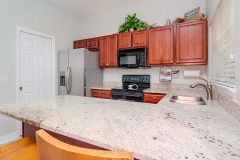 Townhouse in Tampa, Florida 3 bedrooms, 173.91 sq.m. № 1362875 - photo 18