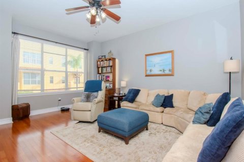 Townhouse in Tampa, Florida 3 bedrooms, 173.91 sq.m. № 1362875 - photo 9