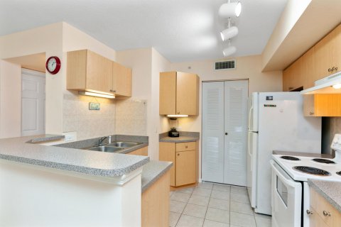 Condominio en venta en Boynton Beach, Florida, 1 dormitorio, 73.67 m2 № 1182543 - foto 21