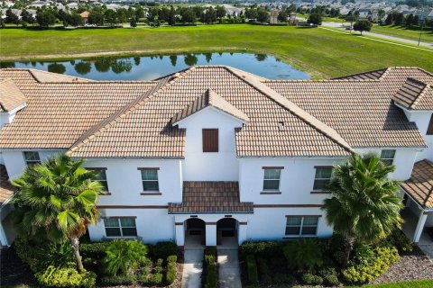 Touwnhouse à vendre à Davenport, Floride: 4 chambres, 176.7 m2 № 1308326 - photo 1