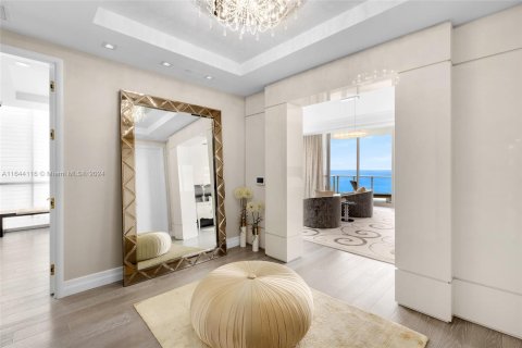 Copropriété à vendre à Sunny Isles Beach, Floride: 4 chambres, 853.12 m2 № 1330514 - photo 15