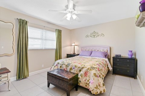 Villa ou maison à vendre à West Palm Beach, Floride: 2 chambres, 77.02 m2 № 1097609 - photo 21