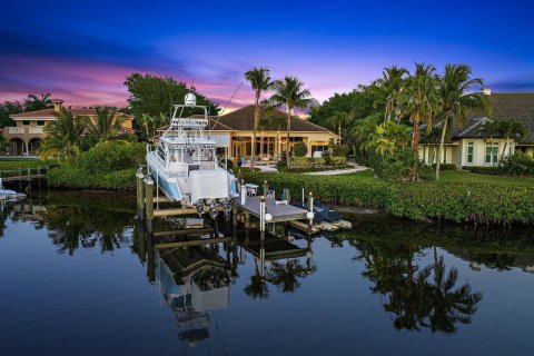 House in Jupiter, Florida 4 bedrooms, 402.82 sq.m. № 1135121 - photo 7