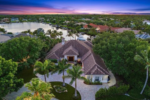 Villa ou maison à vendre à Jupiter, Floride: 4 chambres, 402.82 m2 № 1135121 - photo 4