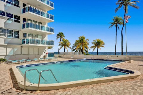 Condo in Fort Lauderdale, Florida, 2 bedrooms  № 978435 - photo 3