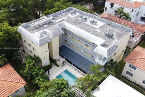 Condominio en venta en Coral Gables, Florida, 1 dormitorio, 55.74 m2 № 876283 - foto 4