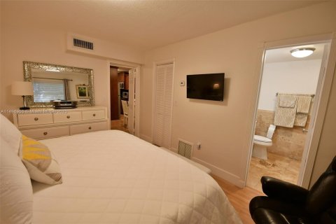 Condominio en venta en Coral Gables, Florida, 1 dormitorio, 55.74 m2 № 876283 - foto 11